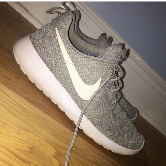 Nike Gray Roshe One - Picture 2 of 7